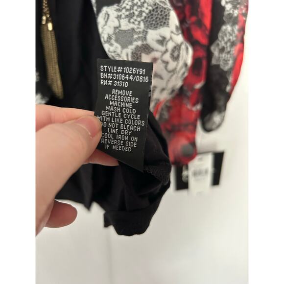By & By Black Red Split Front/Back Top Lace Floral Print Built-in Tank Small NWT - Picture 8 of 12